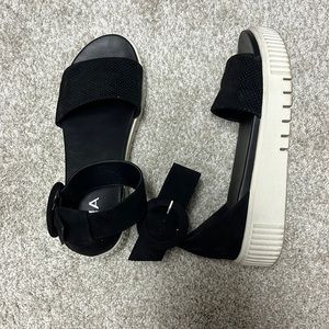 Mia Rosanna Nova Suede black sandals size 7.5